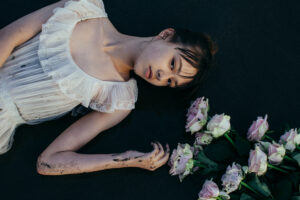 安藤政信が美少女・木下絵里香をihme 『isuue5』secretで九十九里海岸を舞台に撮り下ろし