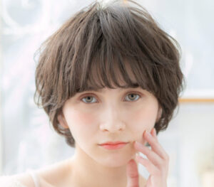 柔らかな毛先と愛らしい眼差しで放っておけない可憐でピュアな存在に