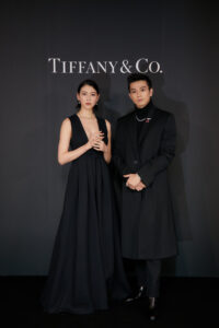 モデル・女優の三吉彩花と新田真剣佑がティファニーを身に纏いティファニー銀座本店に登場