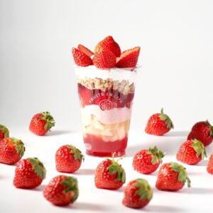東京ミッドタウンにあるヴィーガン用のジュースバー＆デリRUITS IN LIFEからいちごの王様 「あまおう」 を贅沢に使用したホリデーメニューが（12/1〜）登場！