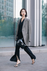 中国のメガヒットドラマ「瓔珞<エイラク>」で話題のウー・ジンイェンや韓国の人気歌手イェリ(Red Velvet)らが持つAMIのバッグ