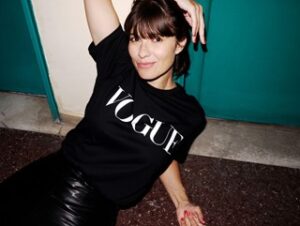 ヨーロッパの「VOGUE Collection」チームが手掛けたTシャツやパーカなどが期間限定の予約販売を開始中