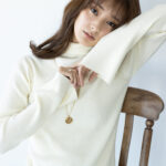 CanCamモデルで女優の宮本茉由がディレクターを務めるアパレルブランド「STRIPE CLUB」が予約販売開始