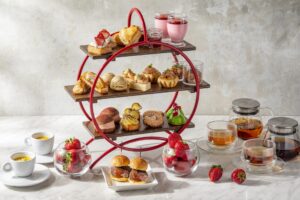 パンと苺が両方堪能できる!!ヒルトン東京のバー&ラウンジZATTA が提供するパンづくしのアフタヌーンティー『プティ・ブーランジェリーwithストロベリー』