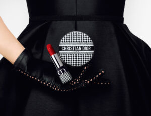 ディオールの代名詞ともいえる千鳥格子をデザインに使ったビューティ アイテムが登場