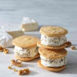 チーズ好きに朗報！チーズスイーツ専門店「Now on Cheese♪」からレアチーズサンドの新しいフレーバー「カマンベール＆ブラックペッパー」が発売