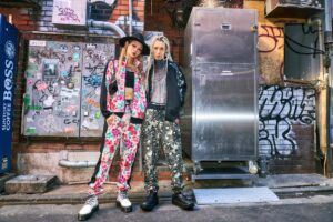 世界的なファッションブランドANNA SUIと東京スニーカーカルチャーの代表格atmosがコラボ