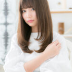 シンプルなのに華やかに見えるグラマラスエアリーロング