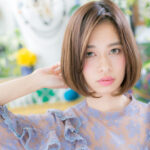 ツヤ髪とノーバングで魅せる、媚びないクールなまなざし！