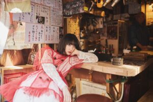 ihme 『issue6』に出演した小宮山 莉渚が映画『ヤクザと家族 The Family』にヤクザの娘・彩役で出演