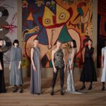 刺繍を用いた見事な立体感が印象的なクリスチャン ディオールの春夏 2022 オートクチュール ショーが開催