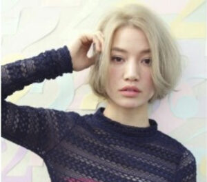 外国人風☆モードな無造作ボブ・ランダム＆大きめカールで無造作なクセ毛風アンニュイヘア！