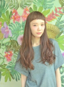 個性的厚めマッシュバング☆くせ毛風ウェーブロングでフレンチガーリースタイル