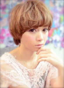 外国人風ゆるふわ☆耳かけショート・くせ毛風で大人かわいい無造作ヘア