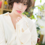 柔らかな空気感で最強のモテガール♡存在感たっぷりのくせ毛風ショート