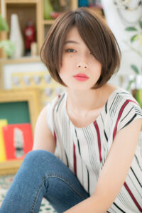 モードでアンニュイなウザバング赤リップで大人の私にアップデート