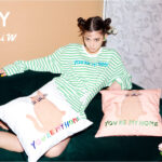 人気イラストレーター・Shiomi WadaとSLYがコラボレーションアイテムを発売