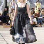 イギリスを代表するファッションブランド【Alexander McQueen】The Curveシリーズに新作「Soft Curve」が登場