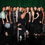 静けさの中発表された【ジョルジオ アルマーニ】2022/23秋冬メンズ＆ウィメンズ コレクションテーマは「Signs of Light - 光のサイン - 」。