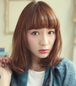 アプリコットベージュゆるミディなショートバング