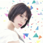 斜めバング×顔周りで魅せる小顔ショート