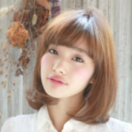 人気の大人可愛い斜めバング×ナチュラル内巻きミディー