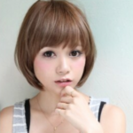 斜めバングで小顔☆ふんわりナチュラルショート・絶壁が解消◎