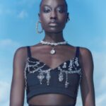 アンティークシルバーとゴールドメタル、ビジューやパールを用いた【Alexander McQueen】2022年春夏コレクション新作ジュエリー