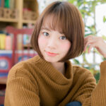 ナナメに流したカールバングで旬顔に黄金小顔比率でショートにイメチェン