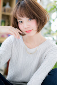 手ぐしだけでキマるふんわりスタイルワンカールで隠しきれない女っぽさを