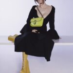 ウィノナ・ライダーがグローバルキャンペーンに登場！マーク ジェイコブス新作バッグ「THE J MARC SHOULDER BAG」