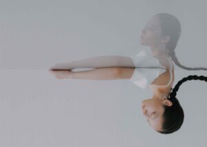 【nezu】新作コレクション“Air Surface”発表。新たな異素材アクセサリーに加えて、好評のコスメに新色が登場