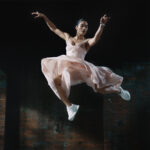 【Alexander McQueen】シンガーソングライターで著名なダンサーMettenarrativeをモデルに起用したスニーカー「Sprint Runner」より新色が登場￼