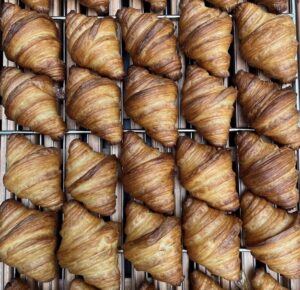 パン制作のアジアチャンピオンの経験を持つ、青柳吉紀シェフがメニューを監修のヴィーガン専門パン屋が麻布十番の商店街近くにOPEN￼