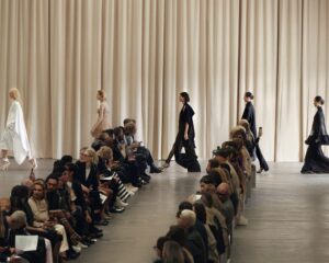 バーバリーが2023年春夏コレクションを発表￼