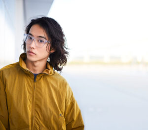 山﨑賢人がオークリーのブランドアンバサダーに就任