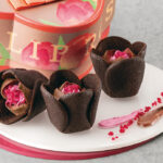 【TOKYOチューリップローズ】2023年最新作！バレンタインシーズンの幕開け・濃密クーベルチュール×カシスでとびきり華やかにドレスアップ