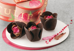 【TOKYOチューリップローズ】2023年最新作！バレンタインシーズンの幕開け・濃密クーベルチュール×カシスでとびきり華やかにドレスアップ