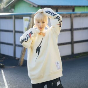 ハワイ発カジュアルサーフブランド「LIGHTNING BOLT」がアイドルグループBiSとアパレルブランドover printとのトリプルコラボアイテムを発売!!