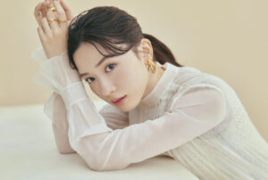 永野芽郁、やわらかい瞳にくぎ付け!大人ナチュラルな新ビジュアル公開。カラコンブランドLaFORTE Léna(ラフォルテレナ)3種の新色ブラウン発売