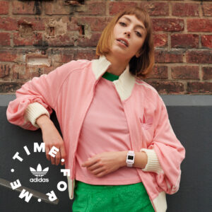 「adidas Originals(アディダス オリジナルス)」からスクエアのユニークなフォルムで注目されたレトロポップのデジタル仕様の新作『レトロ ポップ デジタル』を発売