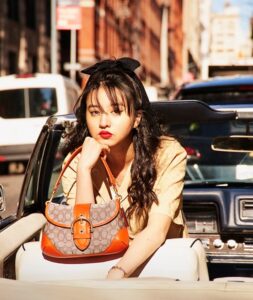 コーチ、サマーシーズンにお勧めの新作 "ソーホー" バッグ発売