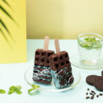 【チョコミン党に朗報】昨年の大人気フレーバーが、ミント感200%の"大人フレーバー"になって復活！新感覚の〈冷やして食べるワッフル〉で、夏だけのチョコミント体験を販売開始