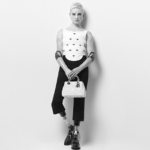 【DIOR】「レディ 95.22」キャンペーンビジュアルにベアトリーチェ・ヴィオが登場