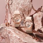 華やかなピンクゴールドが輝く小型の“G-SHOCK”