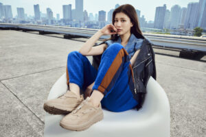 生見愛瑠を起用した、UGG新スニーカーCA1 ZIPキャンペーンがローンチ!