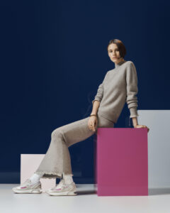 フェンディ、新しい流線型スニーカー「フェンディ ファースト 1」を発表!