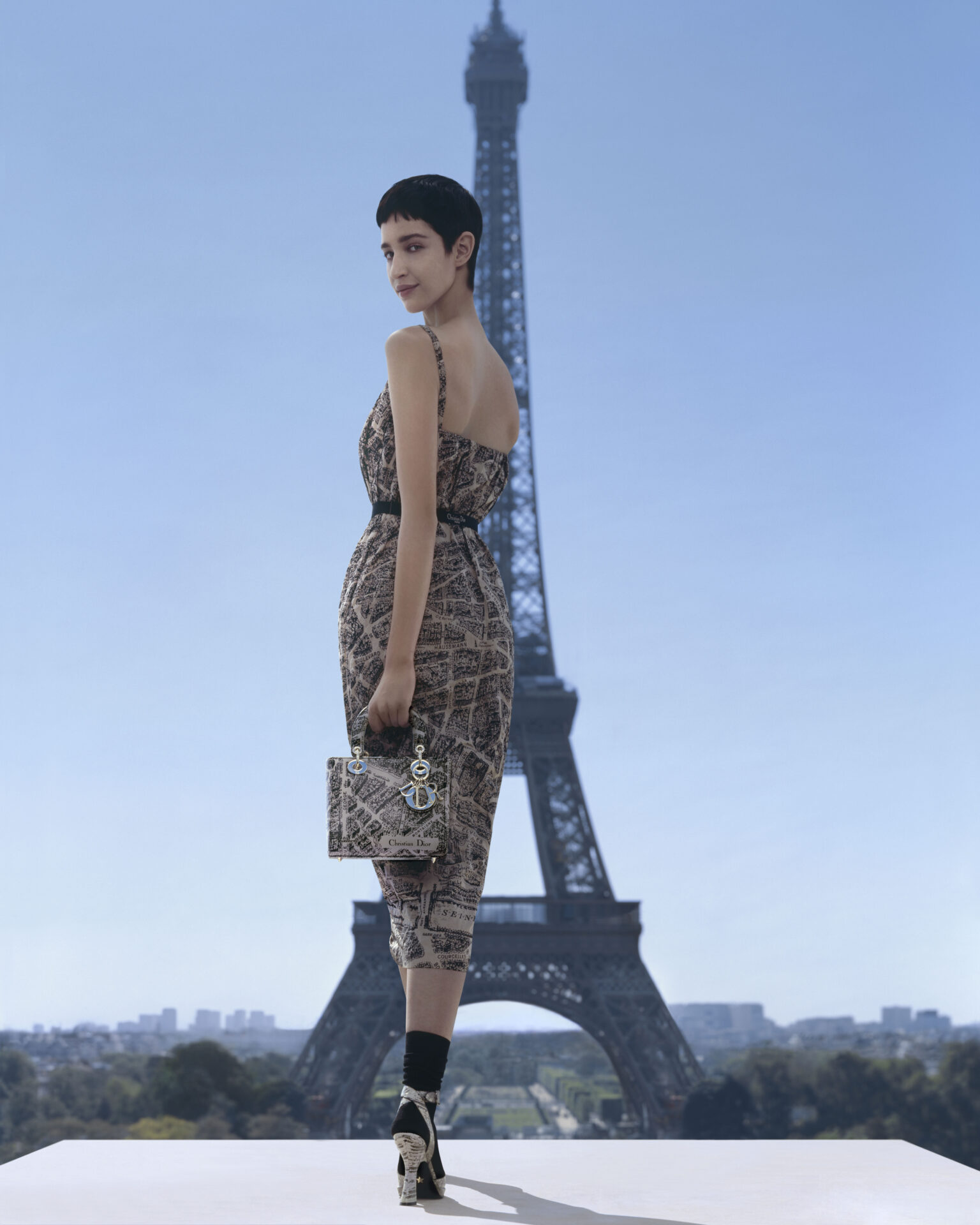 DIORの2023-2024年秋冬コレクションに、新たな「プラン ドゥ パリ」のクリエイションが登場しました。
