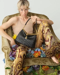 【エトロ】アイコンバッグ「ヴェラ」の2024秋冬キャンペーンビジュアルを公開