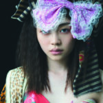 【滝澤エリカ：インタビュー】公開中の映画『見える子ちゃん』で生徒会長役「ヒカリ」役に抜擢。理知的な中に見え隠れする可愛らしさと、凛とした佇まいが真似できない彼女の魅力。次世代女優の演技も、その個性にも注目です！